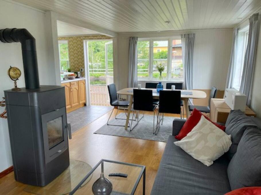 Lovely Waterfront Cottage Near Karlshamn Asarum Eksteriør billede